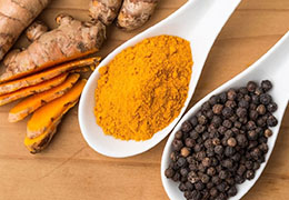 De synergetische voordelen van de combinatie van Curcumine en Piperine