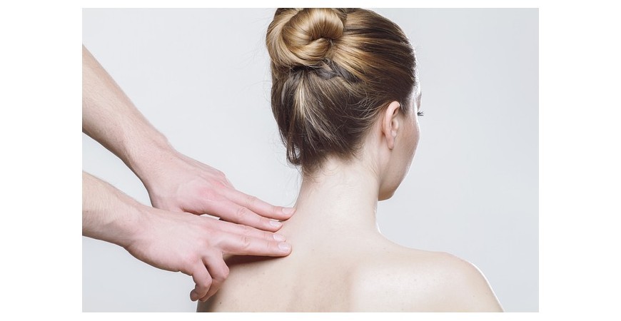 3 spezielle ätherische Öle für Rückenschmerzen